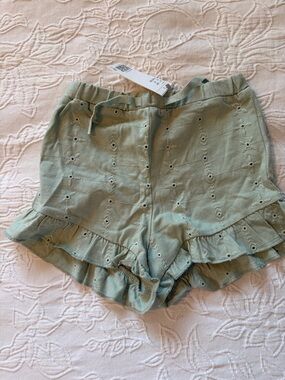 H&M toddler 3T Eyelet Ruffle Shorts - Sage Green new